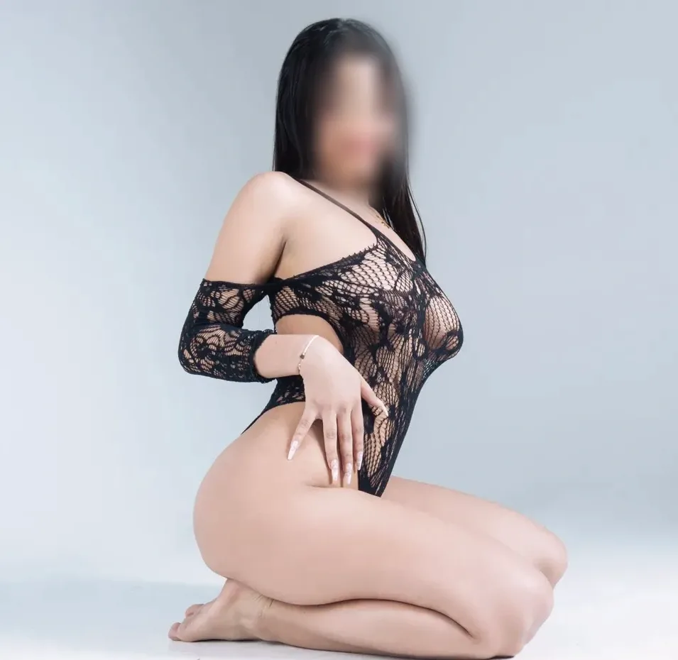 Daphne, 22
