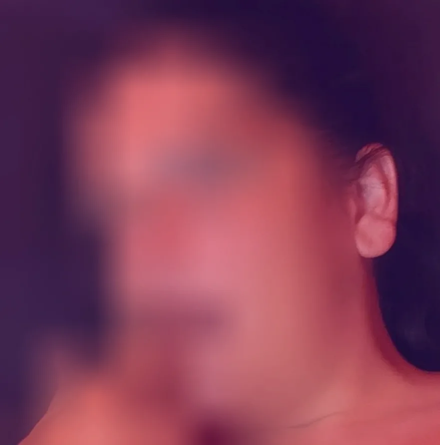Esila, 28